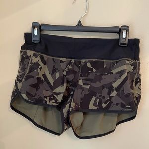 lululemon athletica Speed Short H2O Camo